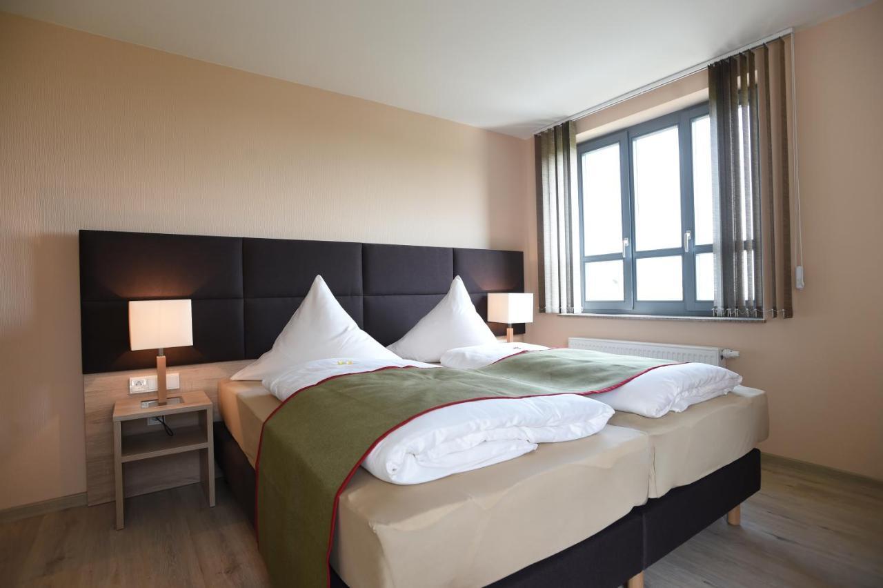 Hotel Neue Hoehe Klingenberg Eksteriør billede