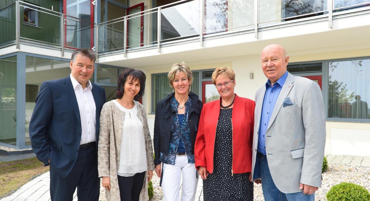Hotel Neue Hoehe Klingenberg Eksteriør billede