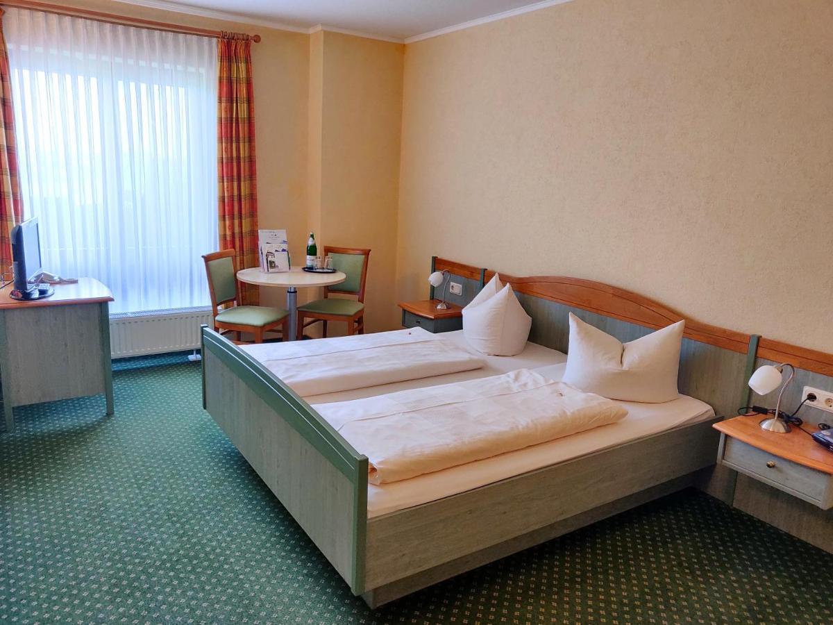 Hotel Neue Hoehe Klingenberg Eksteriør billede