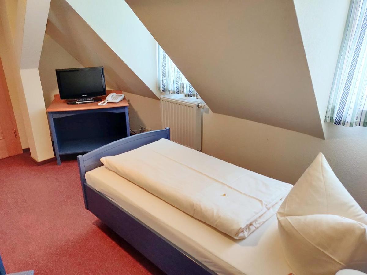 Hotel Neue Hoehe Klingenberg Eksteriør billede