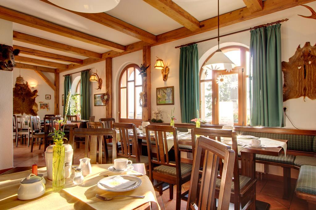 Hotel Neue Hoehe Klingenberg Eksteriør billede