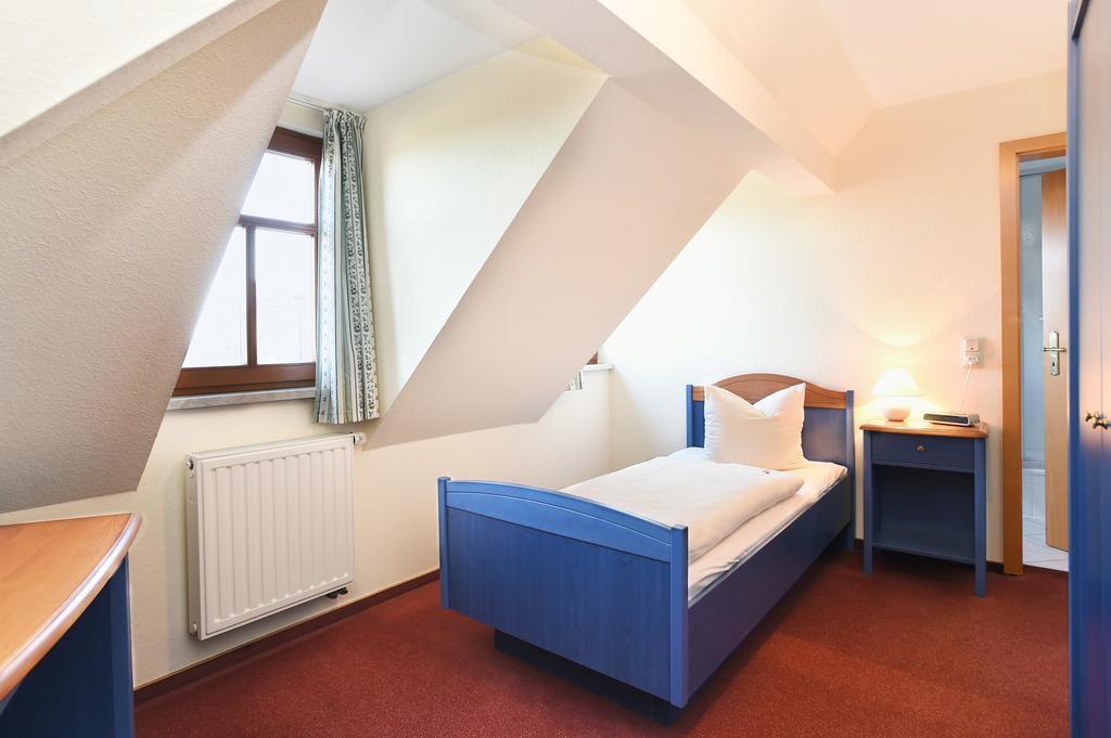 Hotel Neue Hoehe Klingenberg Eksteriør billede