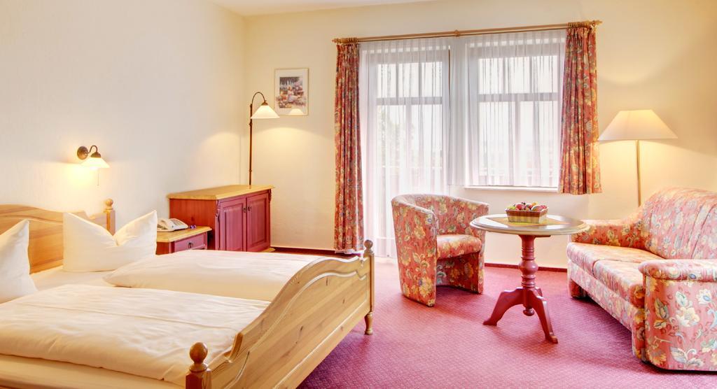 Hotel Neue Hoehe Klingenberg Eksteriør billede