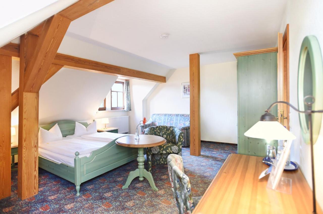 Hotel Neue Hoehe Klingenberg Eksteriør billede